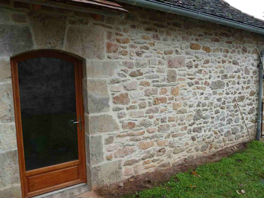 Joint à la chaux, façade en pierre Combs-la-Ville